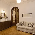 Ally's Bed&breakfast, Bed & Breakfast Barcelona