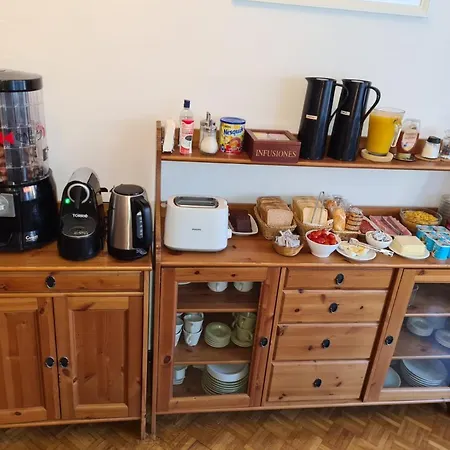 Alojamento de Acomodação e Pequeno-almoço Ally's Bed&breakfast, Barcelona