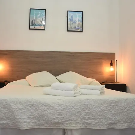 Ally's Bed&breakfast, 2*