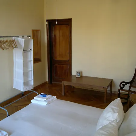 Ally's Bed&breakfast, 2*