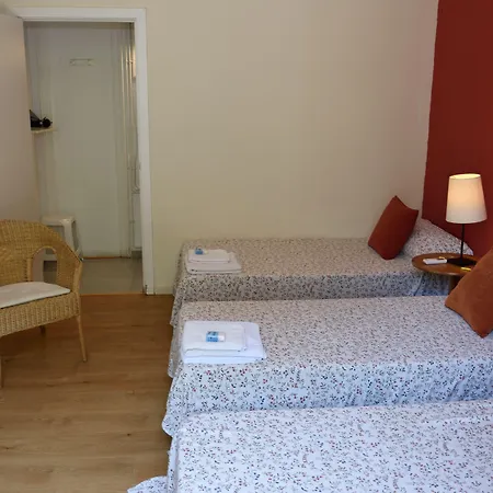 Ally's Bed&breakfast, Couette-café 2*