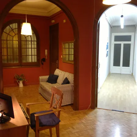 Ally's Bed&breakfast, Couette-café Barcelone