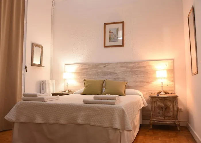 Ally's Bed&breakfast, 2*