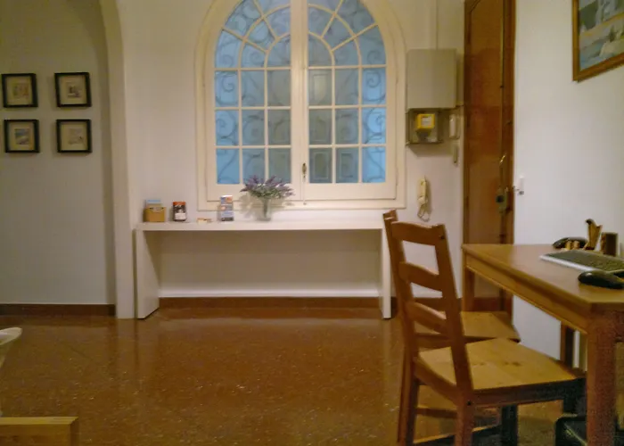 Ally's Bed&breakfast, 2*